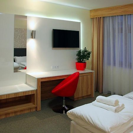 Hotel Przy Baszcie Legnica Exteriör bild