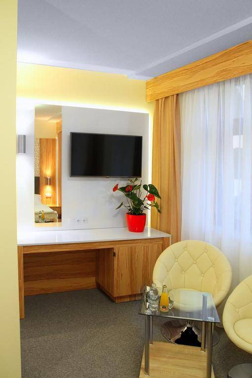 Hotel Przy Baszcie Legnica Exteriör bild